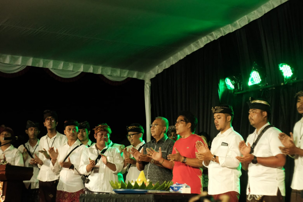 Bupati Badung Hadiri Malam Puncak HUT Paiketan Dalung Permai